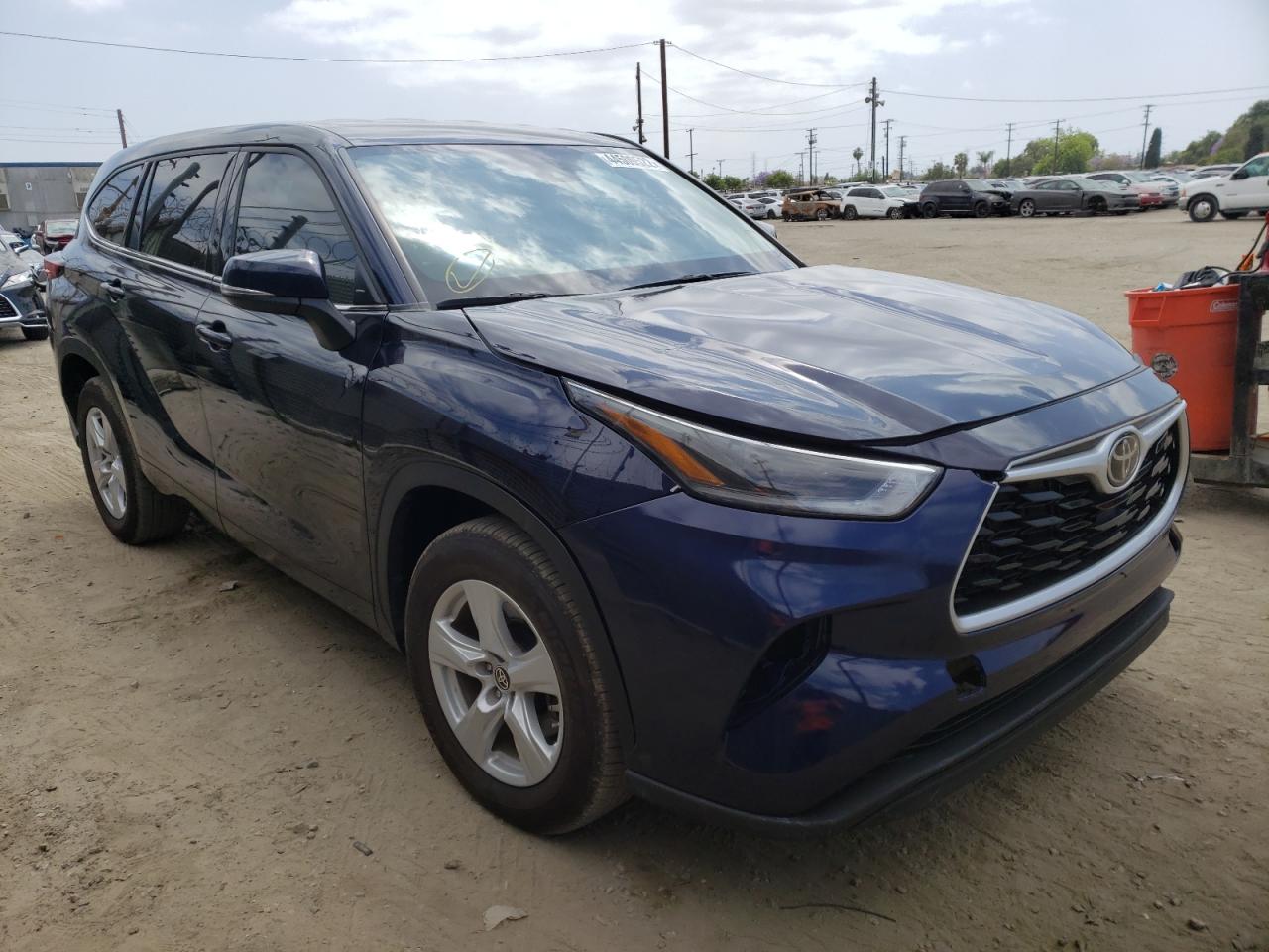 TOYOTA HIGHLANDER 2021 with VIN 5TDZZRAH6MS047428 - Photo from auction