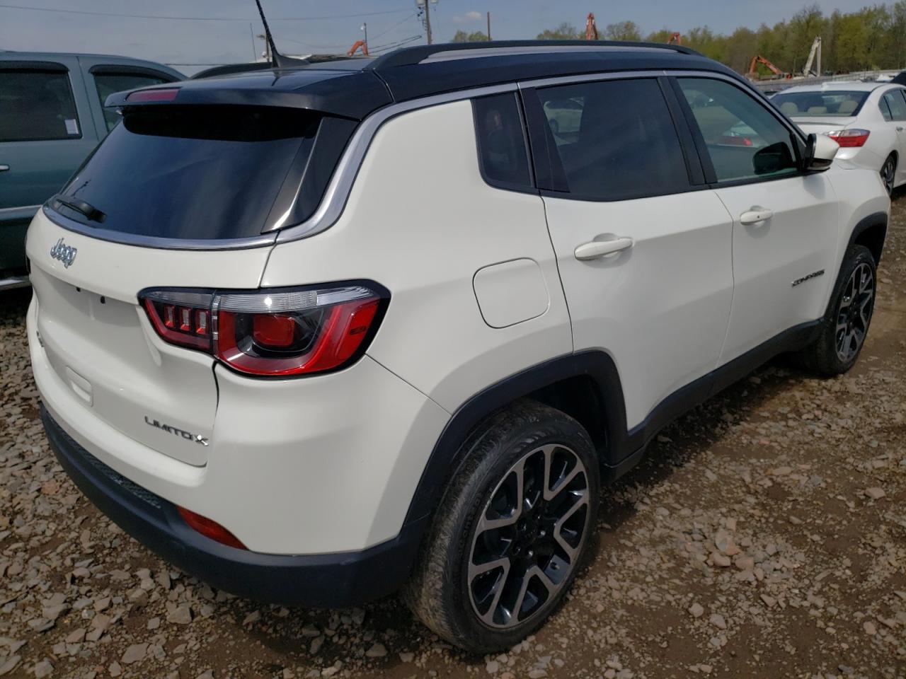 Foto 4 de la subasta – 2018 JEEP COMPASS LI con VIN 3C4NJDCBXJT331017