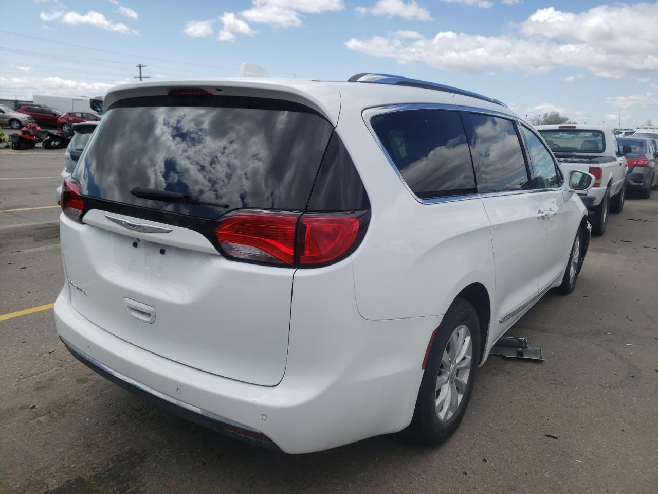 Photo 4 from auction – 2019 CHRYSLER PACIFICA T with VIN 2C4RC1BG3KR732484