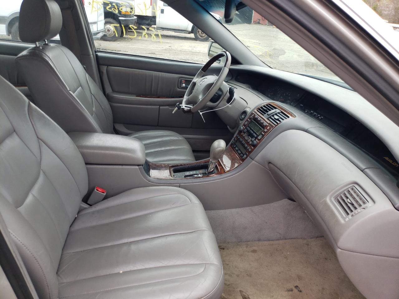Photo 5 from auction – 2004 TOYOTA AVALON XL with VIN 4T1BF28B24U353911