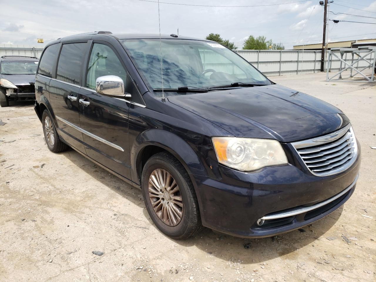 CHRYSLER TOWN & COU 2011 with VIN 2A4RR6DG4BR630727 - Photo from auction