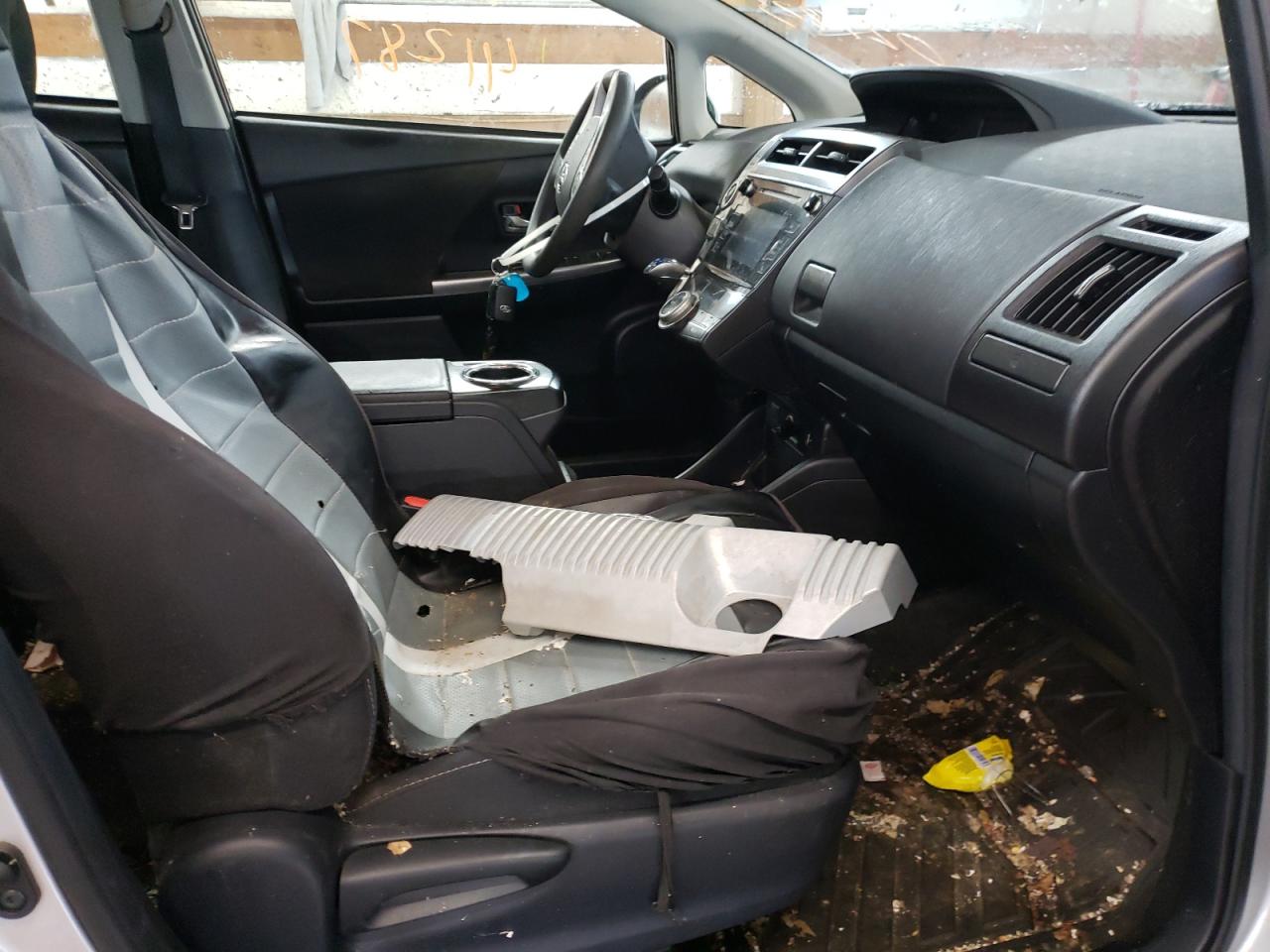 Photo 5 from auction – 2015 TOYOTA PRIUS V with VIN JTDZN3EU4FJ027825