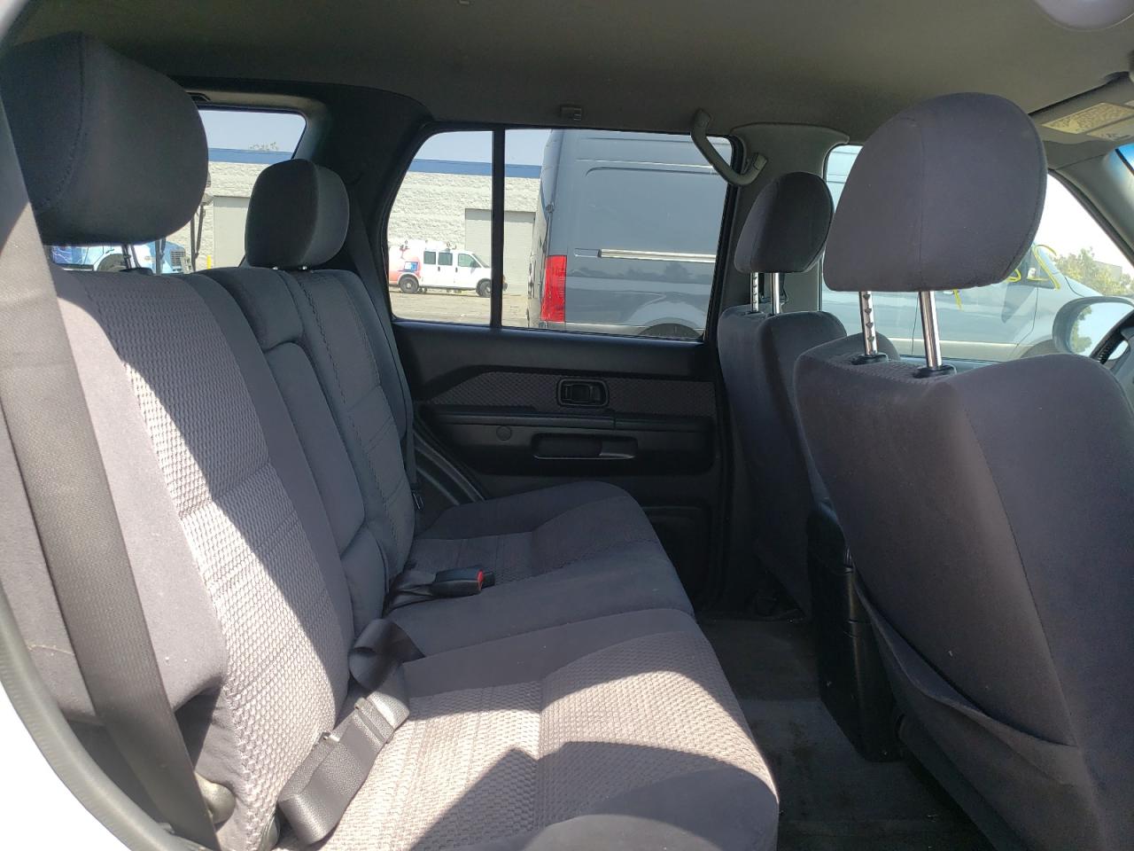 Photo 6 from auction – 2002 NISSAN PATHFINDER with VIN JN8DR09Y02W705367