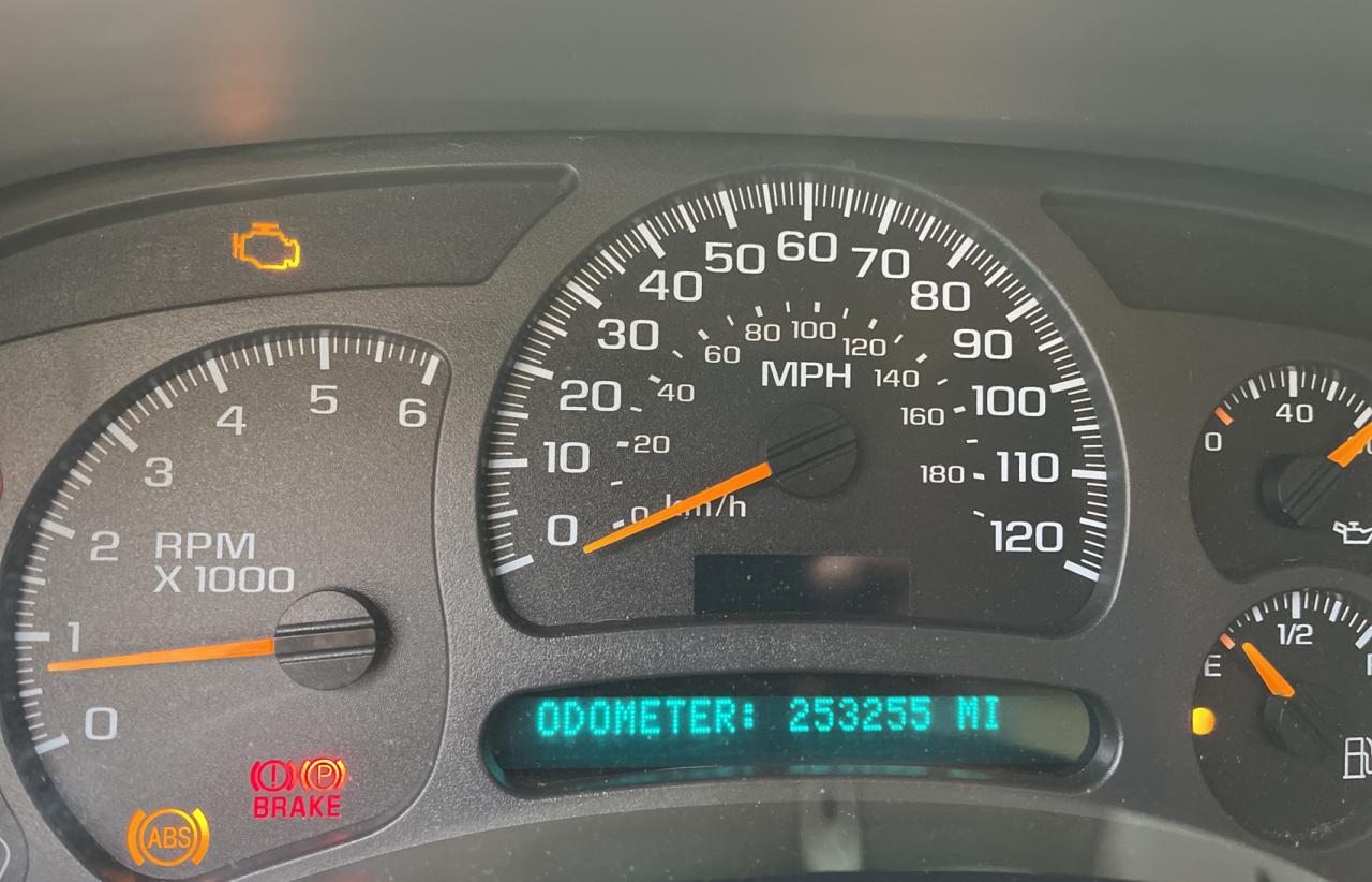 Photo 8 from auction – 2003 GMC NEW SIERRA with VIN 2GTEC19V431138800