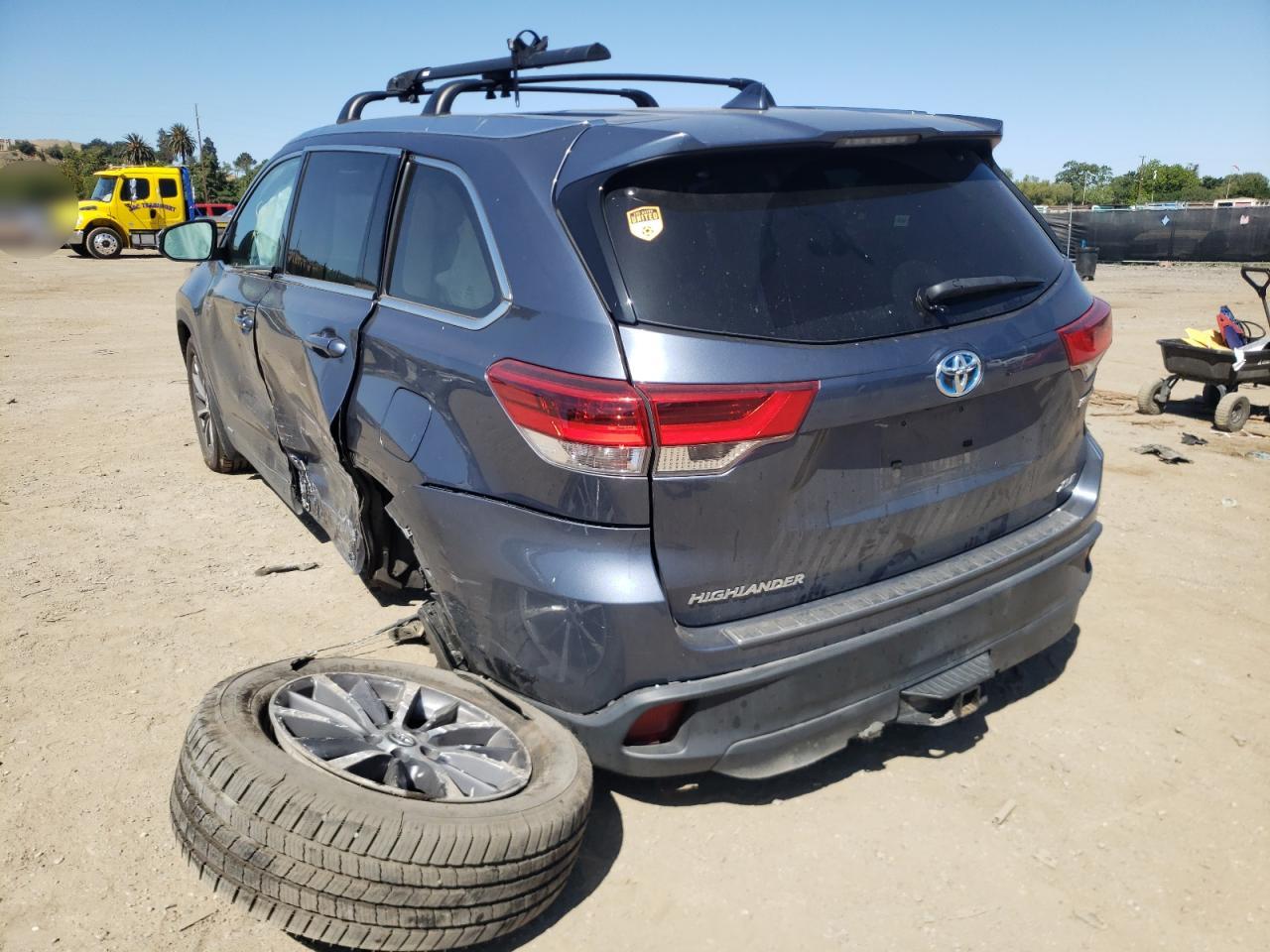 Photo 3 from auction – 2019 TOYOTA HIGHLANDER with VIN 5TDJGRFH8KS066992