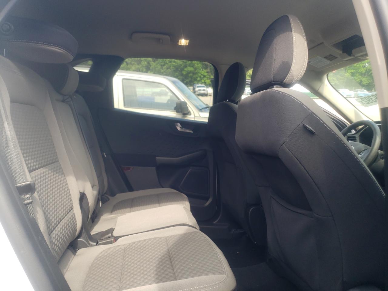 Photo 6 from auction – 2020 FORD ESCAPE SE with VIN 1FMCU9G64LUA45869