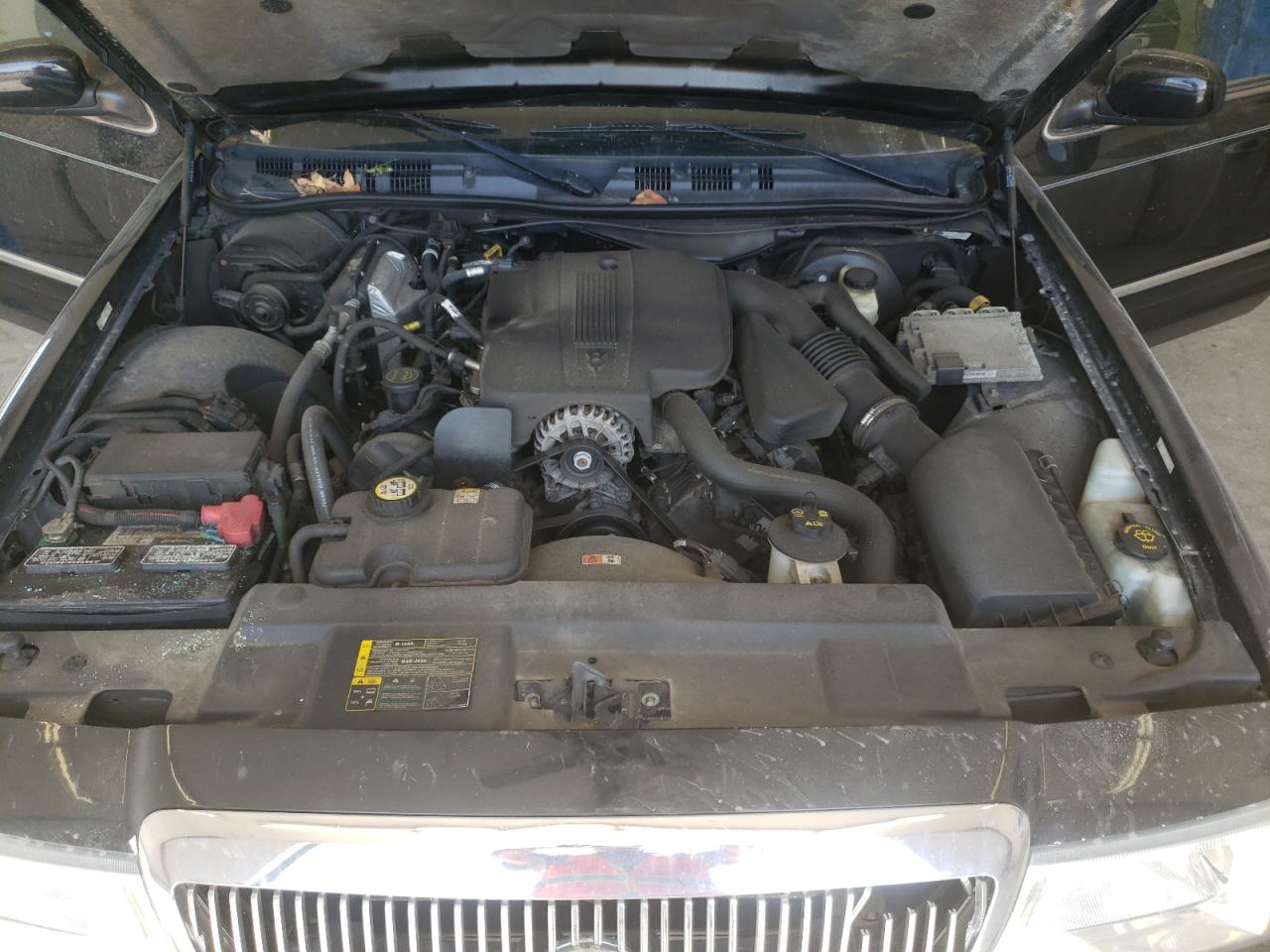 Photo 7 from auction – 2005 MERCURY GRAND MARQ with VIN 2MEFM74W85X664110