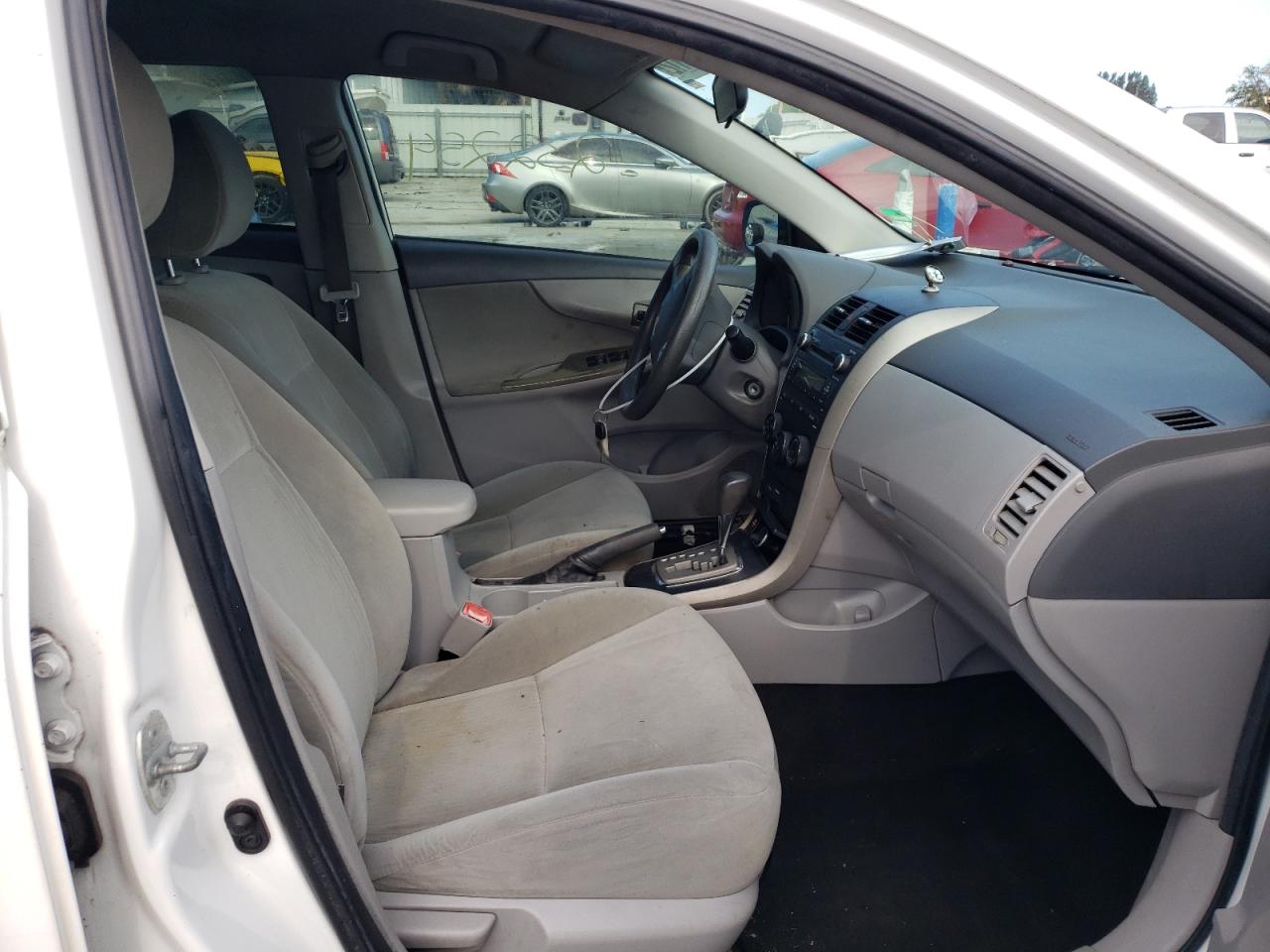 Photo 5 from auction – 2010 TOYOTA CAROLLA with VIN 1NXBU4EE7AZ167874