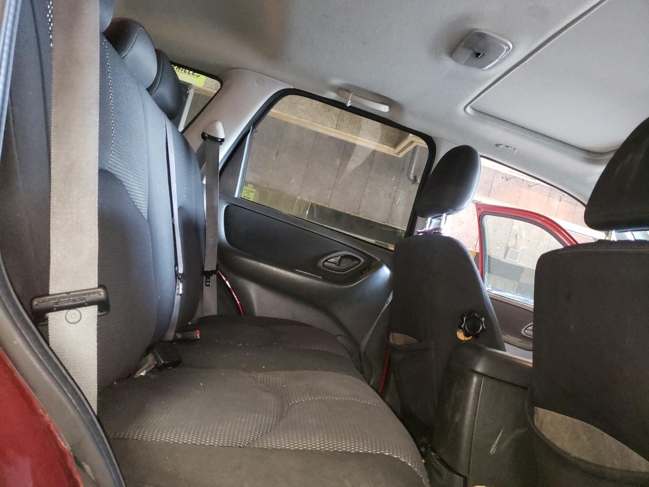 Photo 6 from auction – 2006 MAZDA TRIBUTE S with VIN 4F2YZ04116KM00352