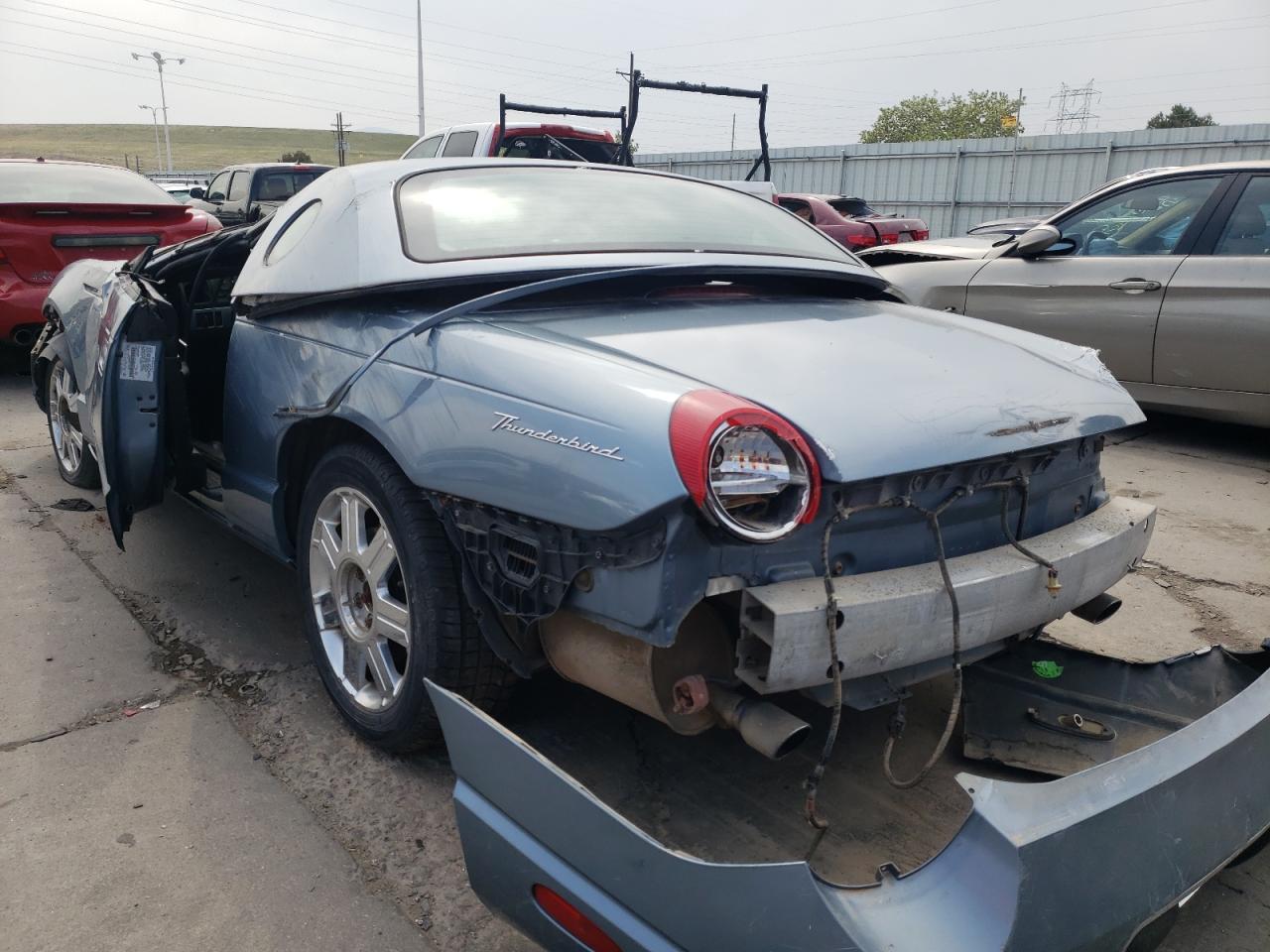Photo 3 from auction – 2005 FORD THUNDERBIR with VIN 1FAHP60A05Y101242