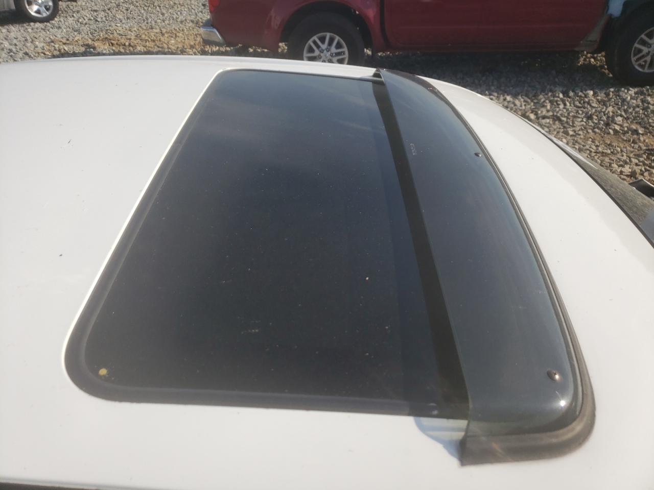 Photo 9 from auction – 2004 TOYOTA CAMRY LE with VIN 4T1BF30KX4U071016