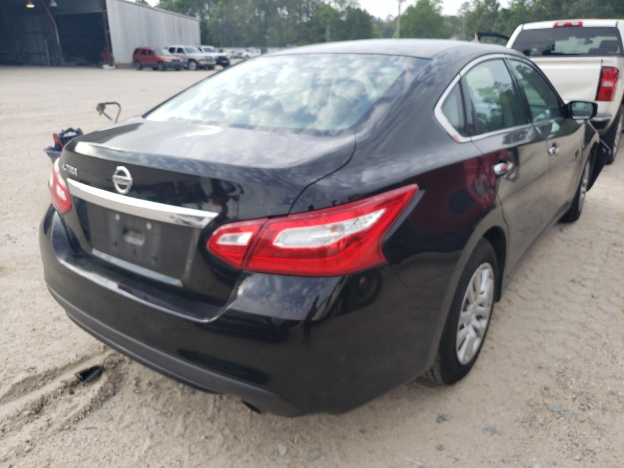 Photo 4 from auction – 2017 NISSAN ALTIMA 2.5 with VIN 1N4AL3AP1HN361394