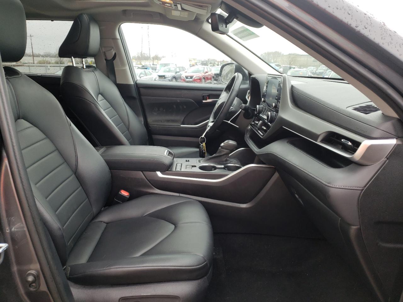 Photo 5 from auction – 2021 TOYOTA HIGHLANDER with VIN 5TDGZRAH8MS515876