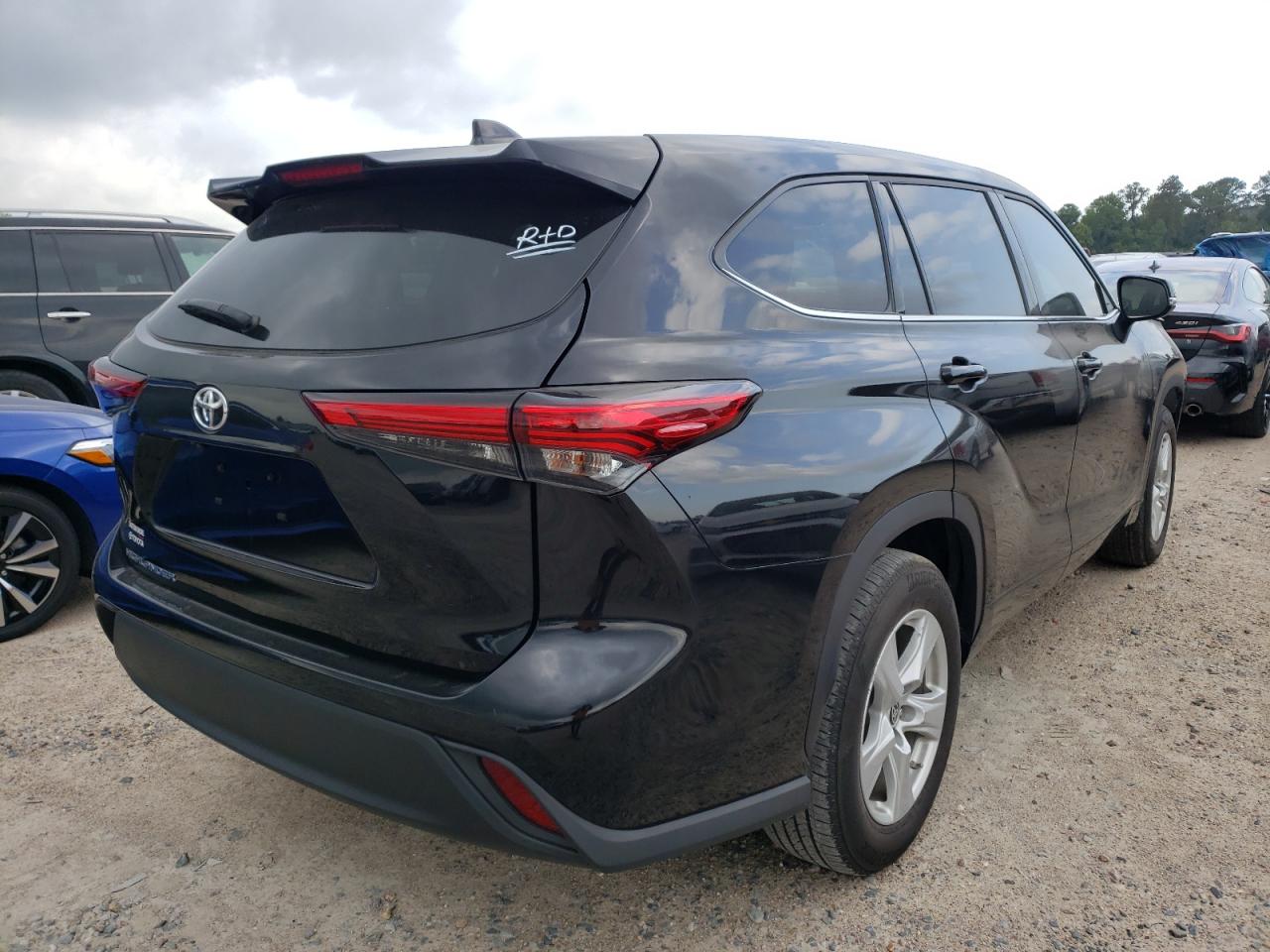 Photo 4 from auction – 2021 TOYOTA HIGHLANDER with VIN 5TDCZRAH5MS529975