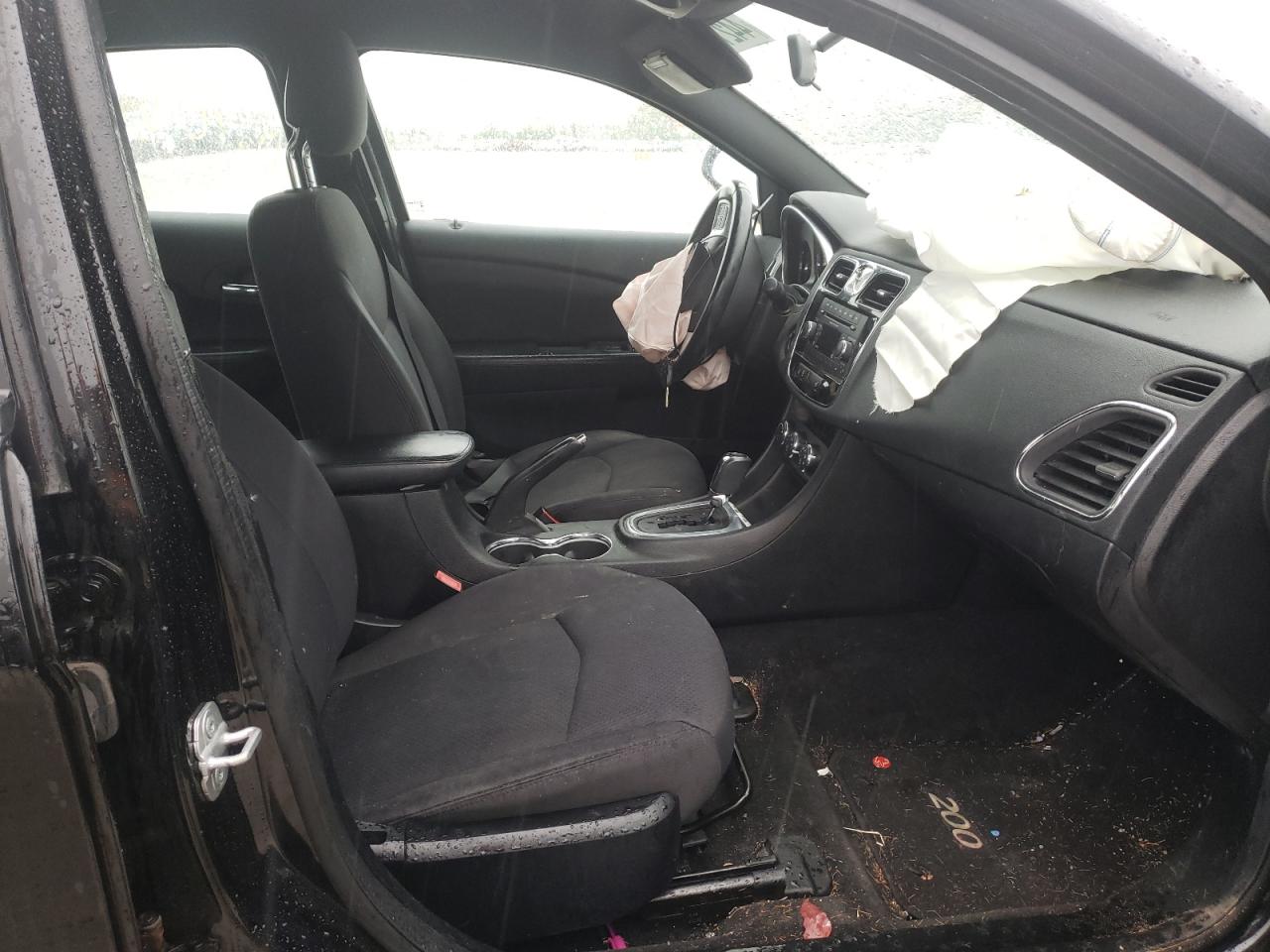 Photo 5 from auction – 2013 CHRYSLER 200 TOURIN with VIN 1C3CCBBG6DN715419