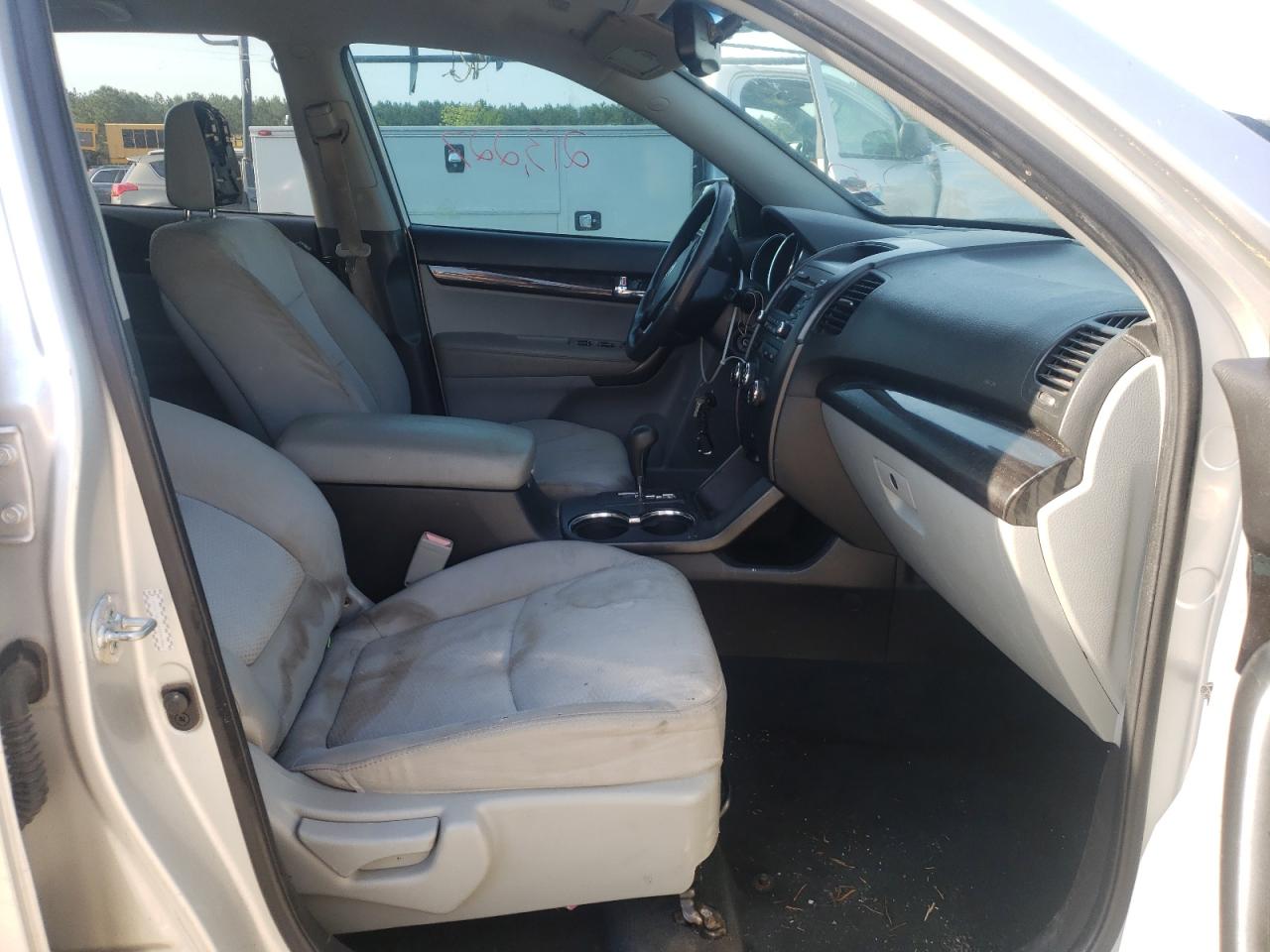 Photo 5 from auction – 2011 KIA SORENTO BA with VIN 5XYKT4A17BG090386
