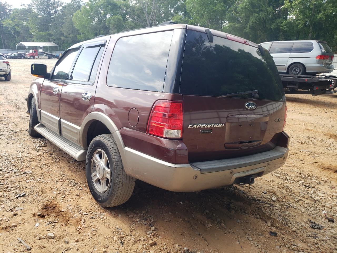 Photo 3 from auction – 2004 FORD EXPEDITION with VIN 1FMRU17W84LB75317
