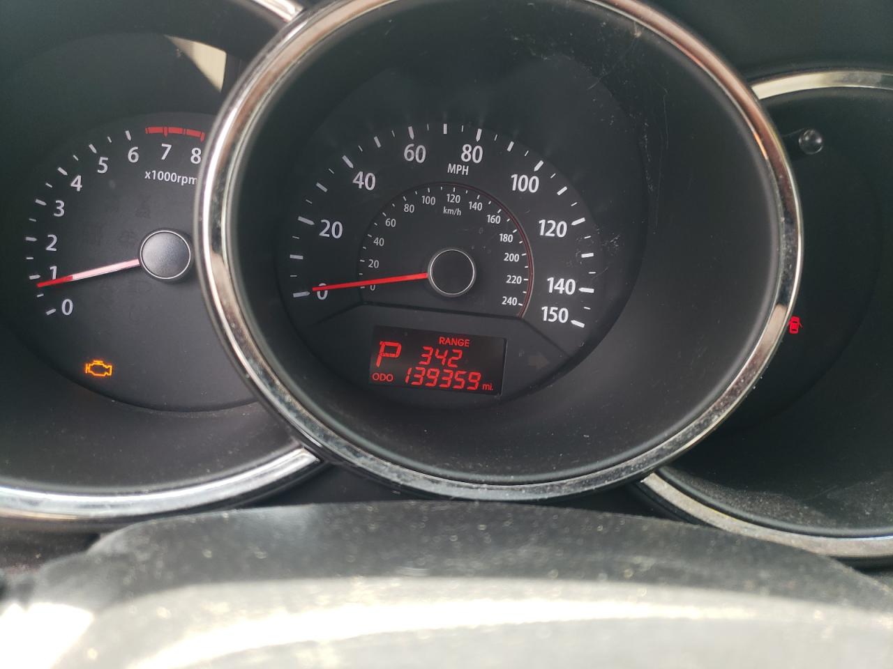 Photo 8 from auction – 2012 KIA SORENTO EX with VIN 5XYKU3A64CG303895
