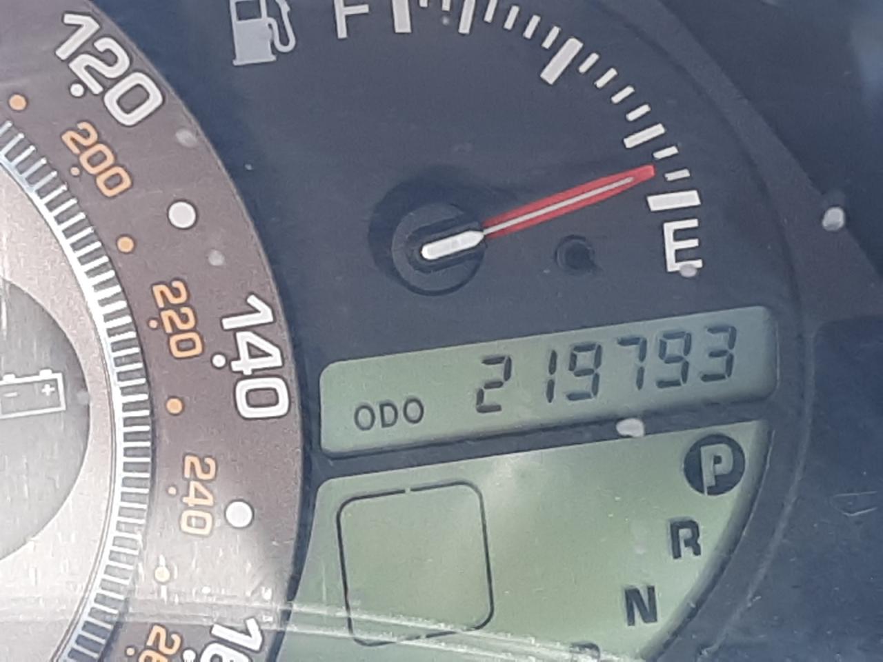 Photo 8 from auction – 2002 LEXUS IS 300 with VIN JTHBD192920052168