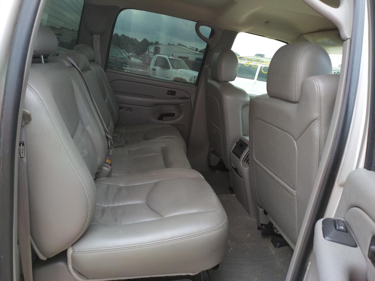 Photo 6 from auction – 2005 CHEVROLET SILVERADO with VIN 1GCHK23205F833680