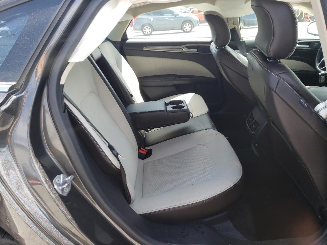 Photo 16 from auction – 2019 FORD FUSION SE with VIN 3FA6P0HD7KR283745