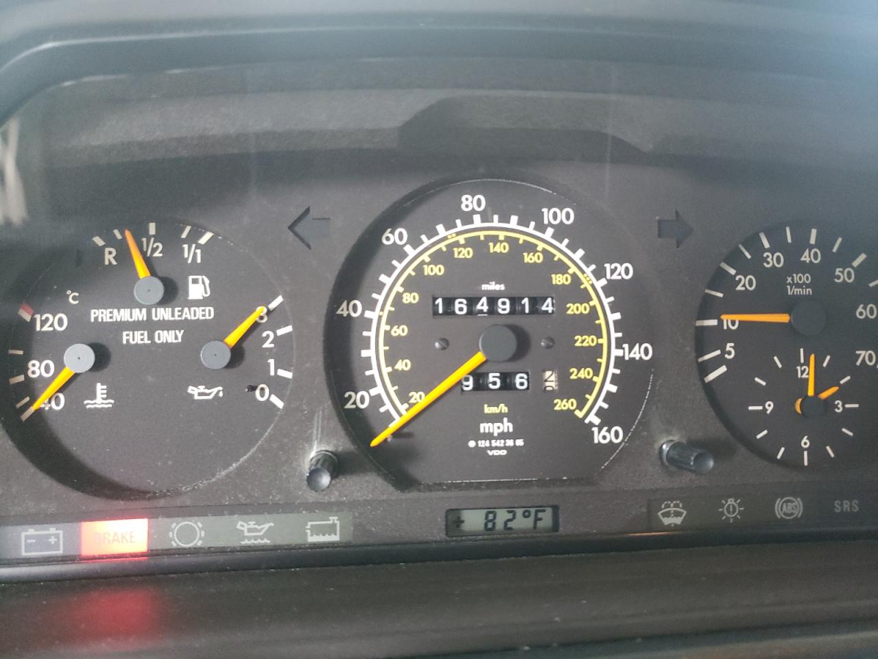 Photo 8 from auction – 1995 MERCEDES-BENZ E 320 BASE with VIN WDBEA32E5SC187605
