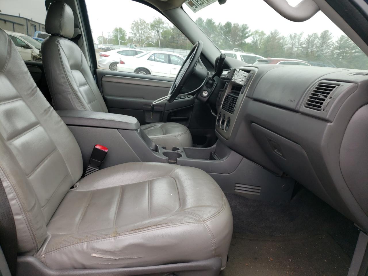 Zdjęcie 5 z aukcji – 2005 FORD EXPLORER X z VIN 1FMZU73W45UA66549