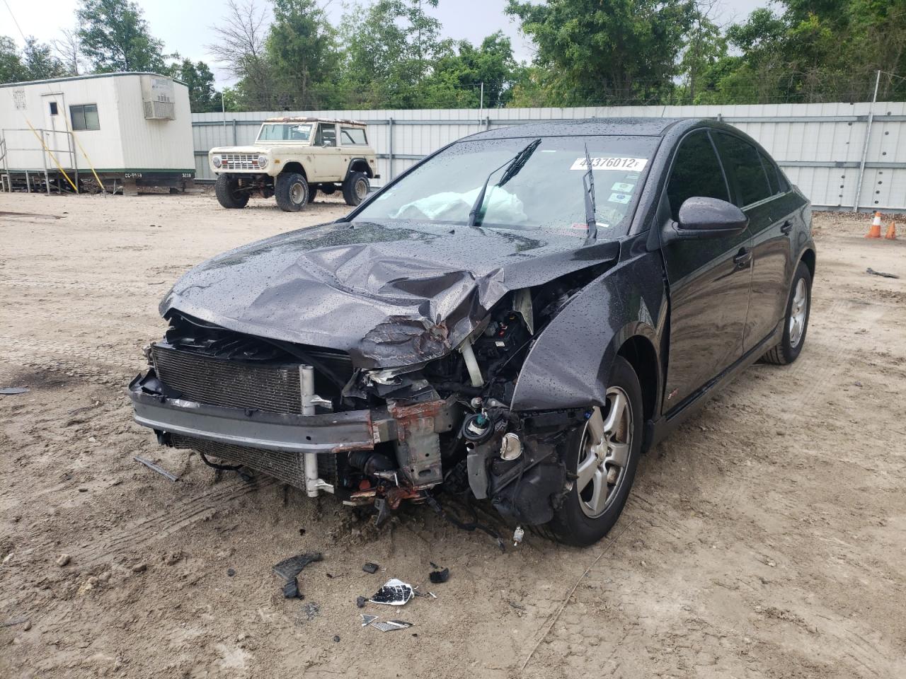 Photo 2 from auction – 2015 CHEVROLET CRUZE LT with VIN 1G1PC5SB2F7269157