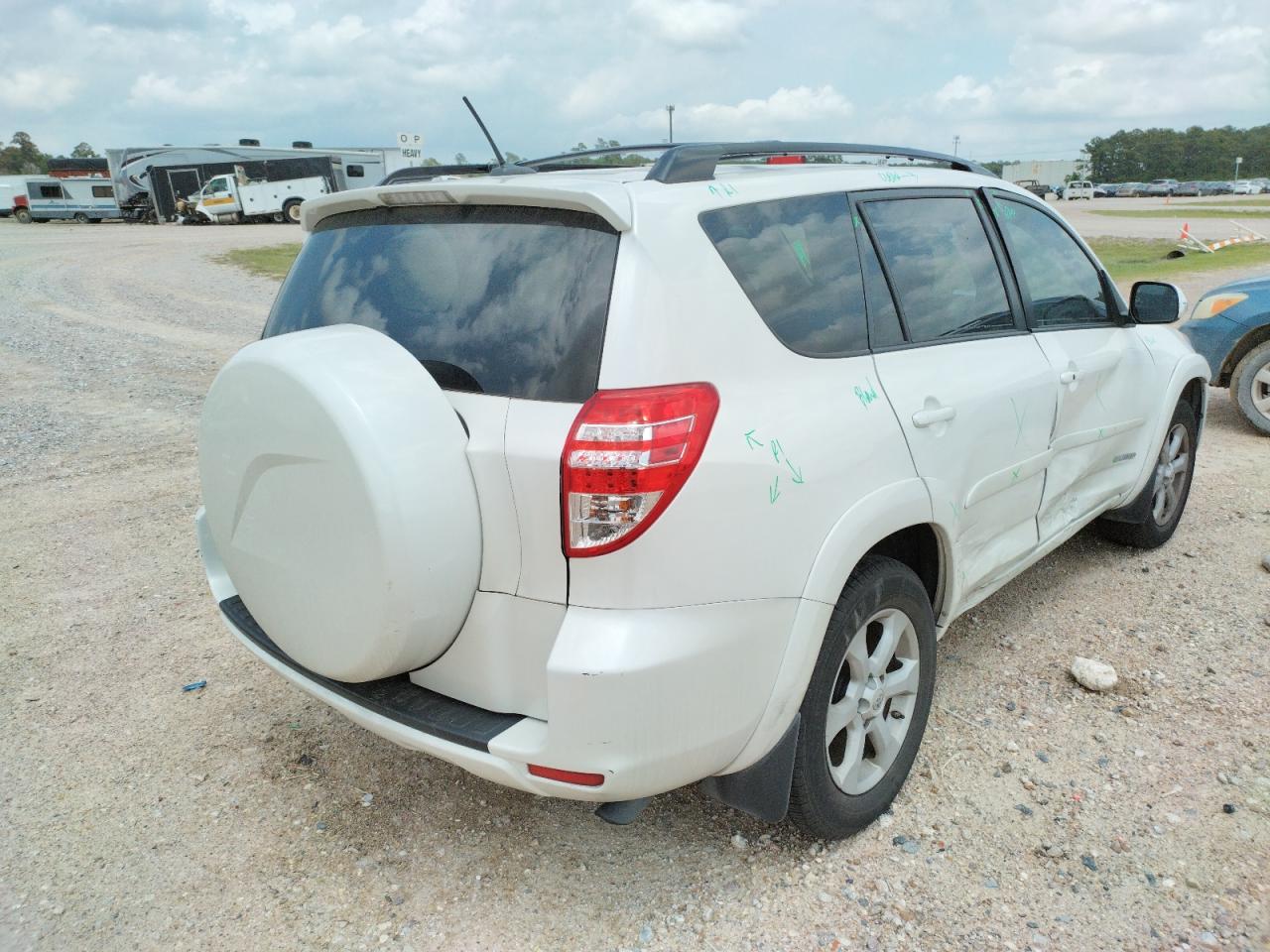 Photo 4 from auction – 2012 TOYOTA RAV4 LIMIT with VIN 2T3YF4DV4CW111102