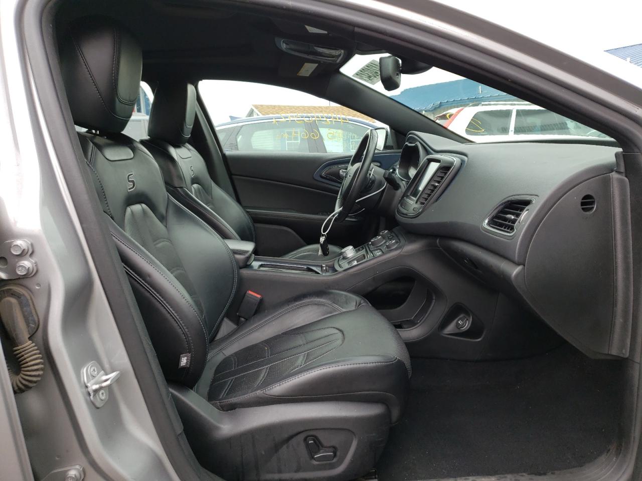 Photo 5 from auction – 2015 CHRYSLER 200 S with VIN 1C3CCCDG9FN664701