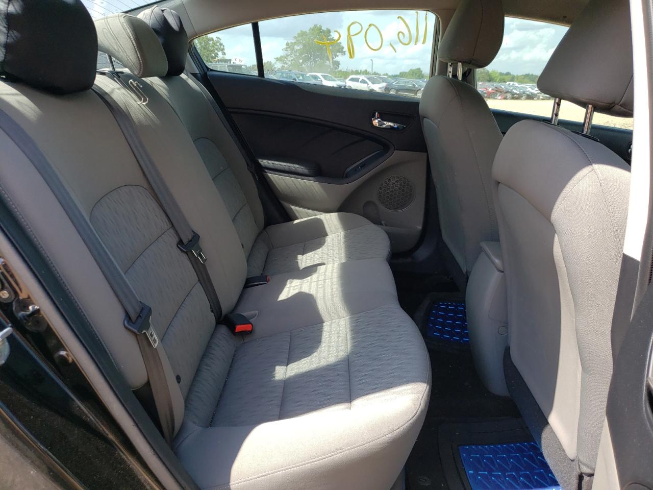 Photo 6 from auction – 2015 KIA FORTE LX with VIN KNAFK4A60F5409655