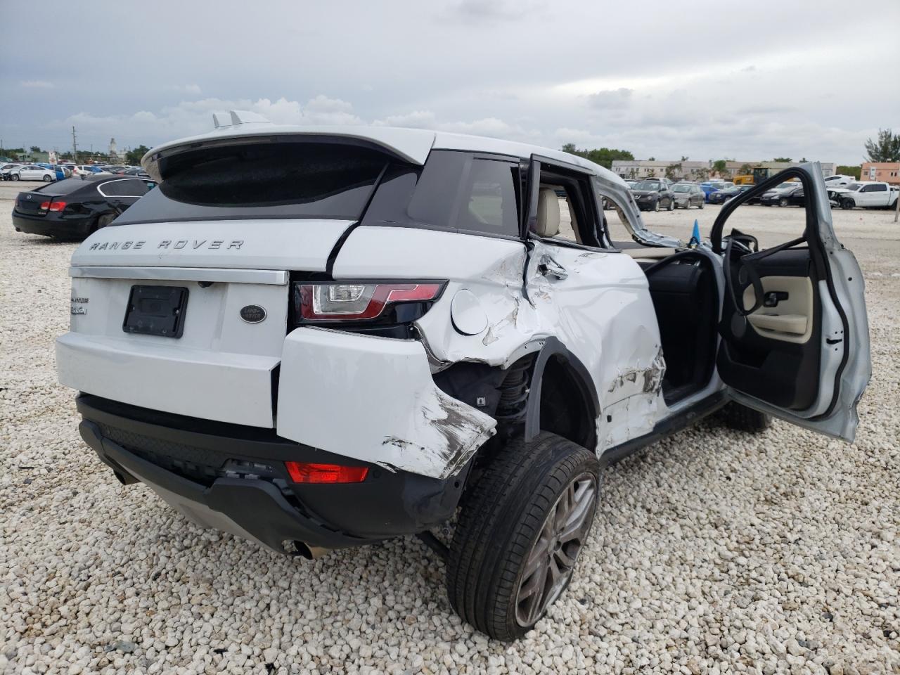 Photo 4 from auction – 2016 LAND ROVER RANGE ROVE with VIN SALVR2BG2GH080245