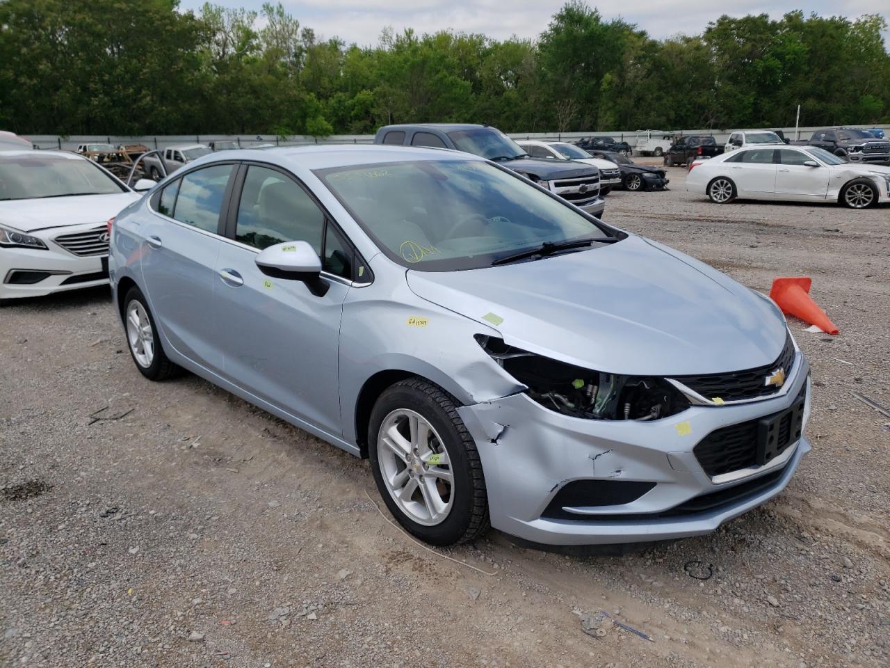 Photo 1 from auction – 2017 CHEVROLET CRUZE LT with VIN 3G1BE5SM2HS554662