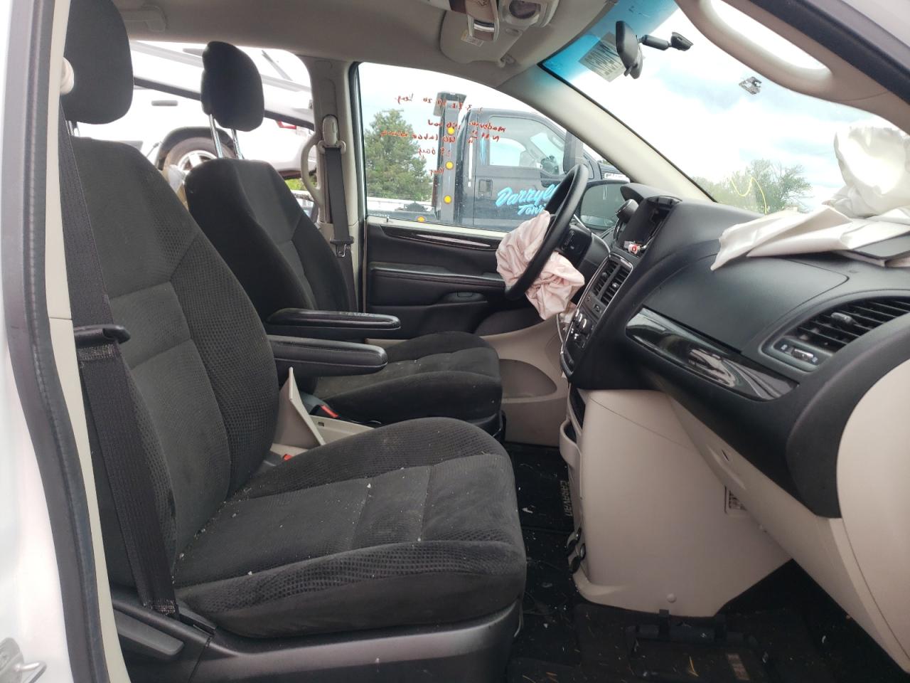 Photo 5 from auction – 2017 DODGE GRAND CARA with VIN 2C4RDGBG9HR607157