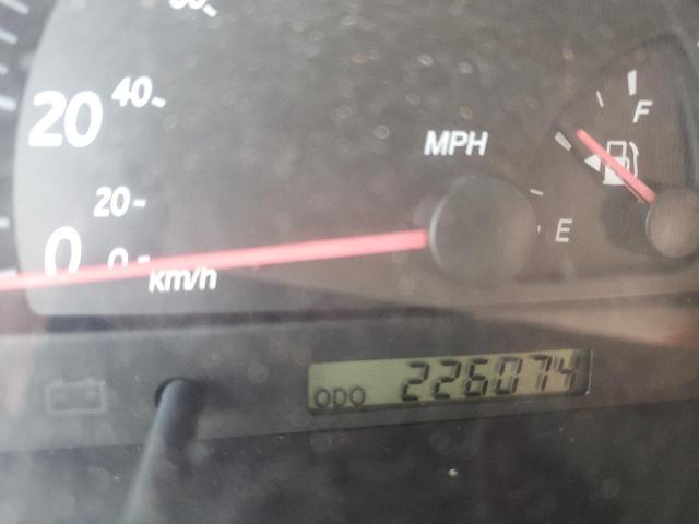 Photo 8 from auction – 2004 TOYOTA CAMRY LE with VIN 4T1BE32K24U316682