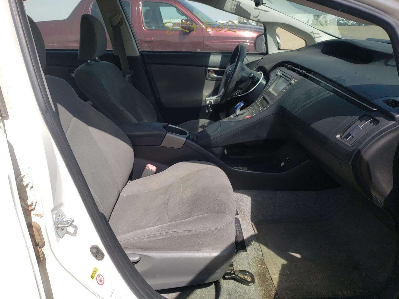 Photo 5 from auction – 2013 TOYOTA PRIUS with VIN JTDKN3DU7D5596354