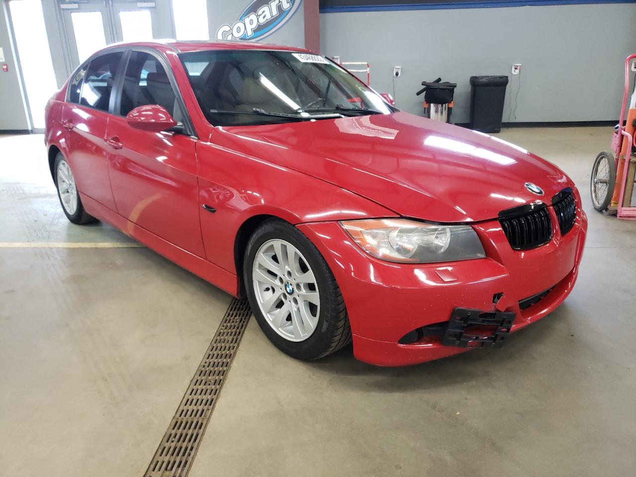 BMW 328 XI 2007 with VIN WBAVC93517KZ70458 - Photo from auction