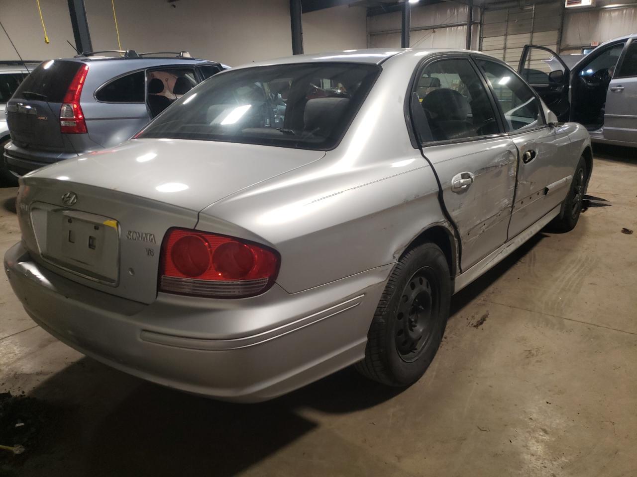 Photo 4 from auction – 2004 HYUNDAI SONATA GL with VIN KMHWF25H44A999978