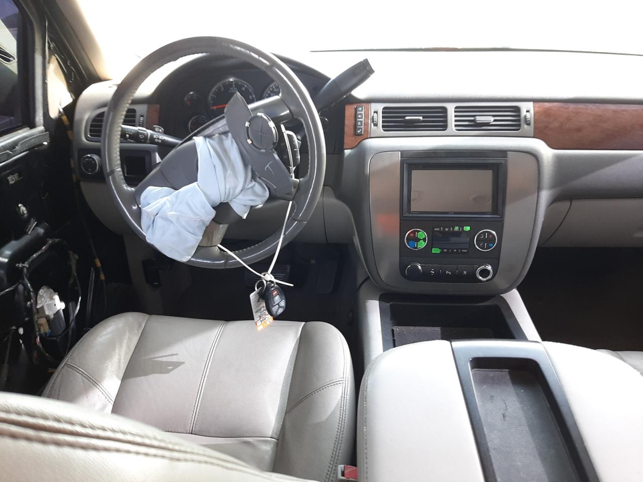 Photo 9 from auction – 2008 GMC YUKON with VIN 1GKFC13J38R229800