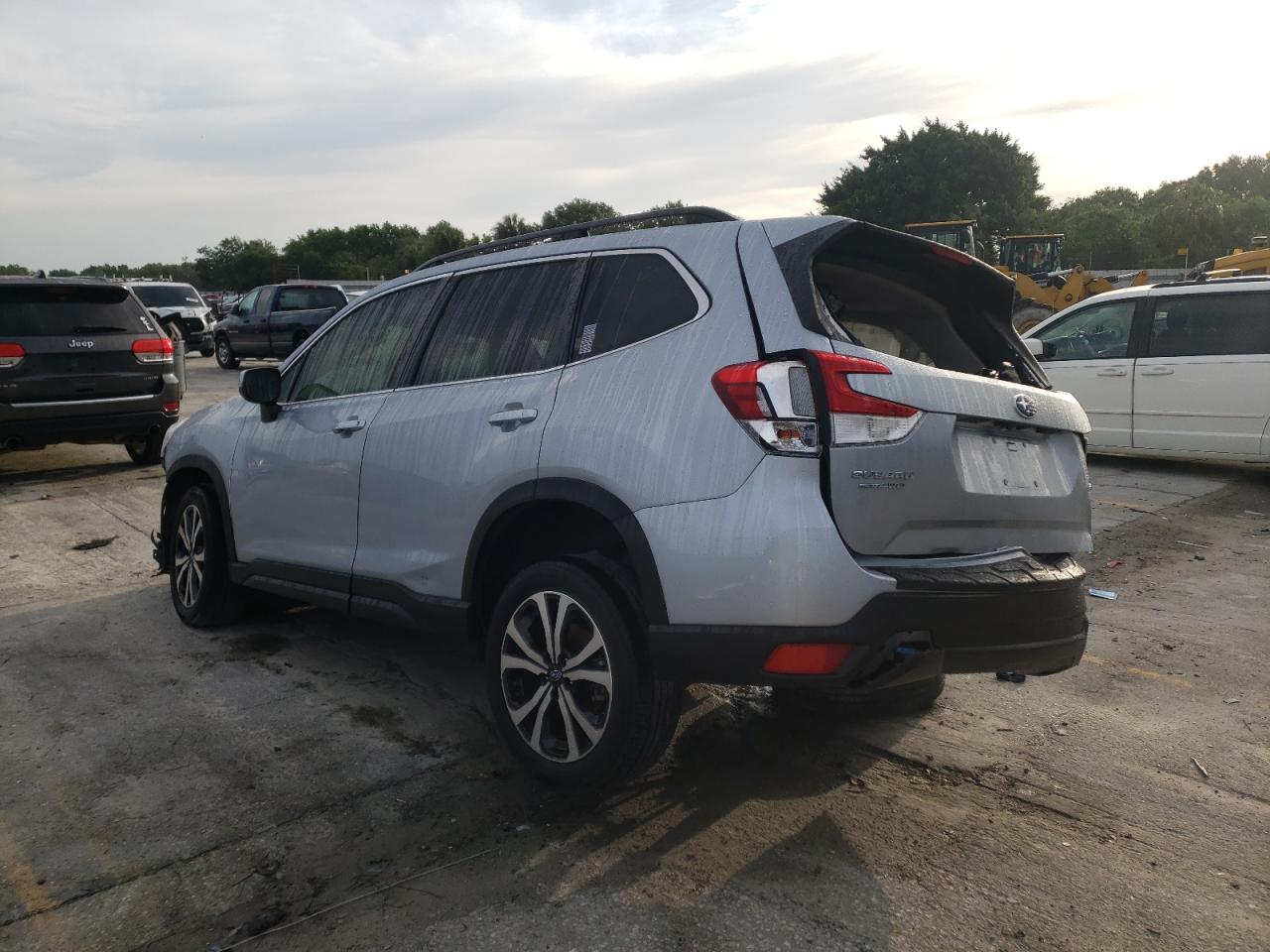 Photo 3 from auction – 2019 SUBARU FORESTER L with VIN JF2SKAUC1KH588185