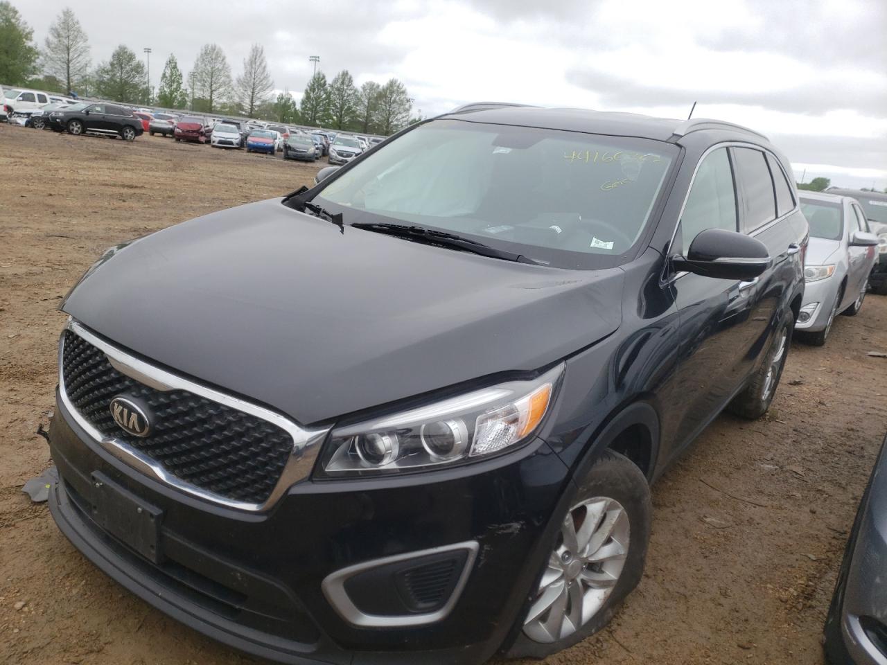 Photo 2 from auction – 2016 KIA SORENTO LX with VIN 5XYPG4A31GG166929