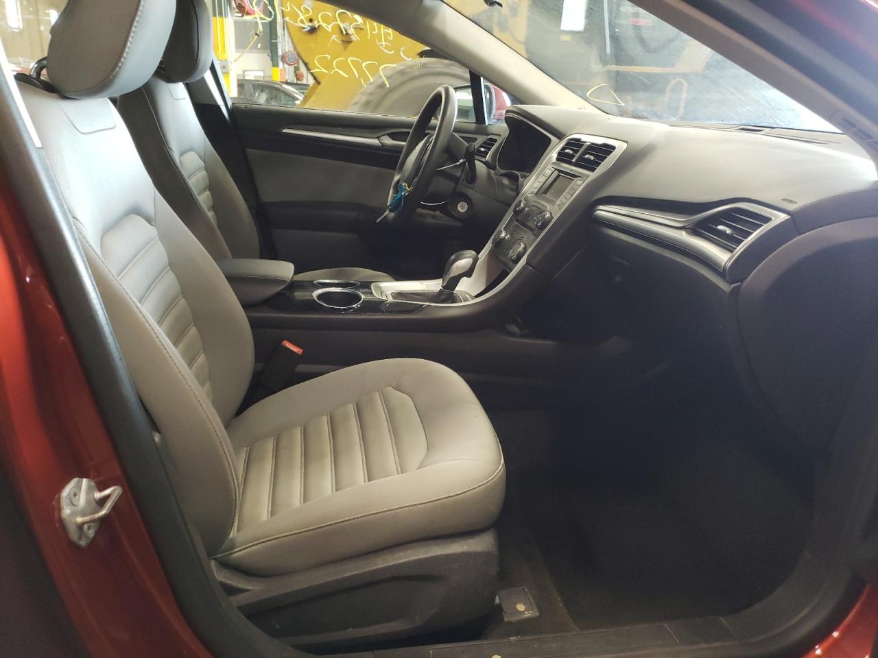 Photo 5 from auction – 2014 FORD FUSION S with VIN 3FA6P0G70ER129233