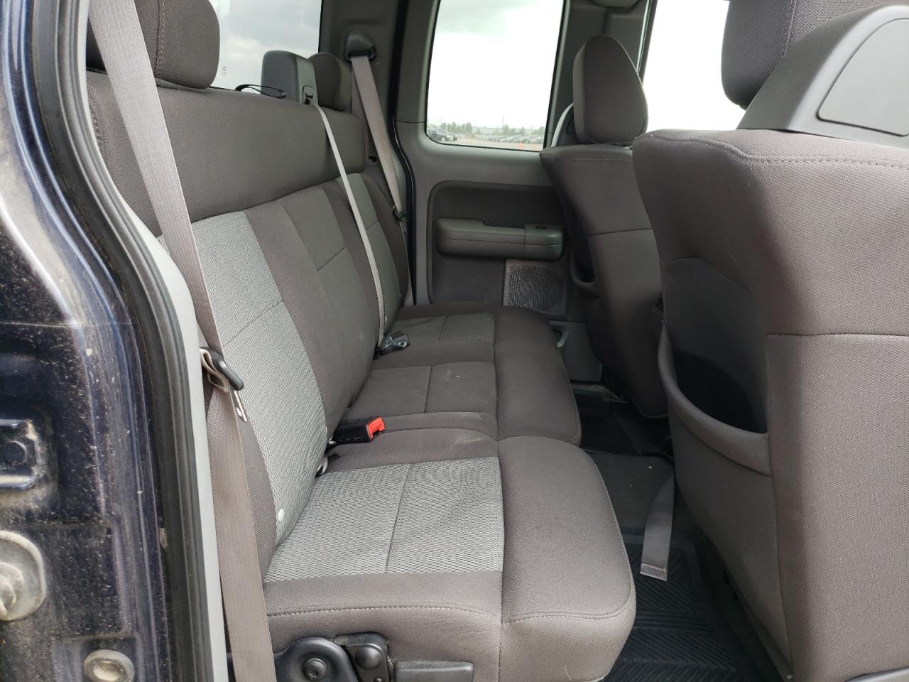 Photo 6 from auction – 2005 FORD F150 with VIN 1FTPX125X5NA85982
