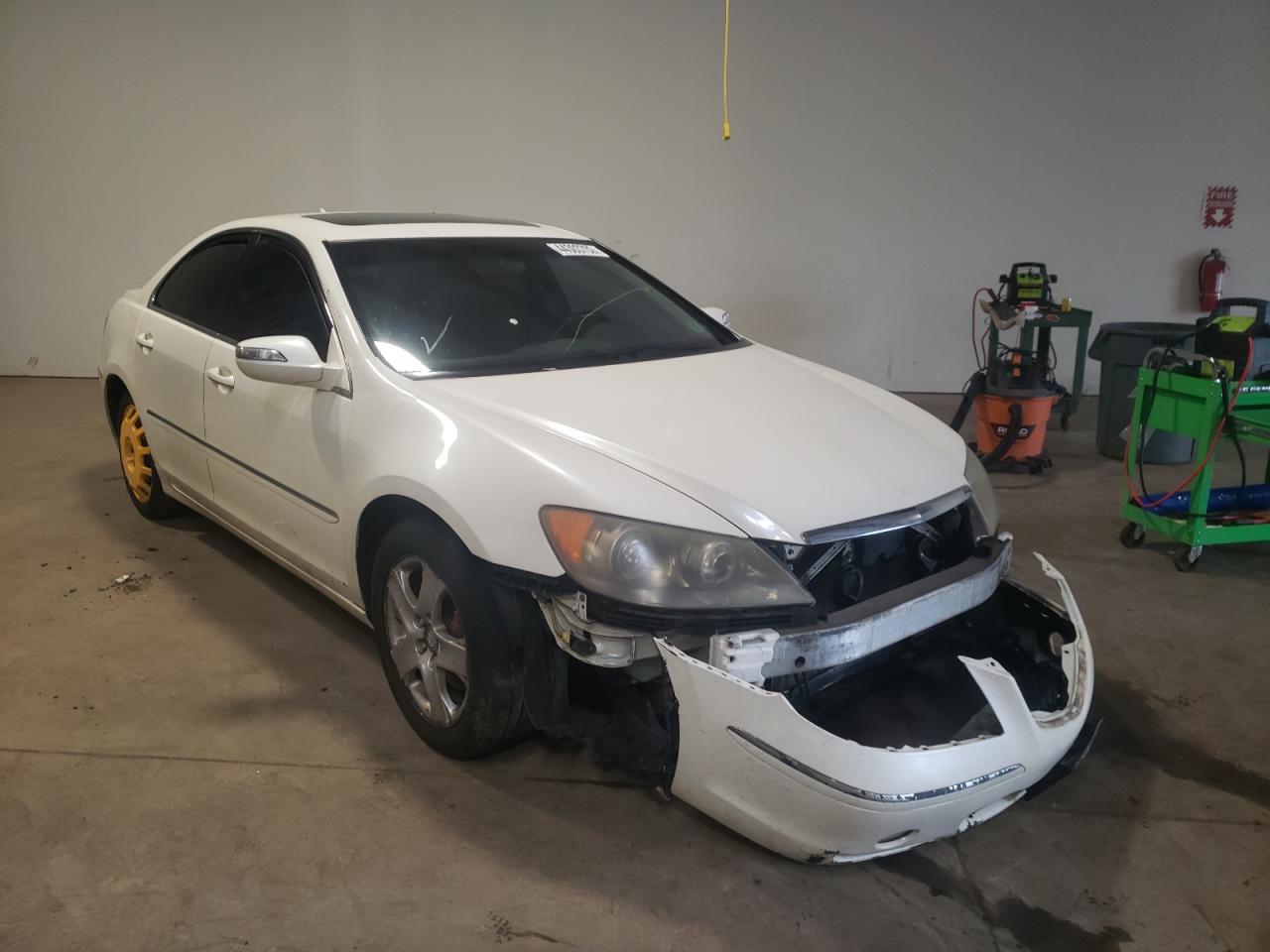 ACURA RL 2005 with VIN JH4KB16555C011012 - Photo from auction