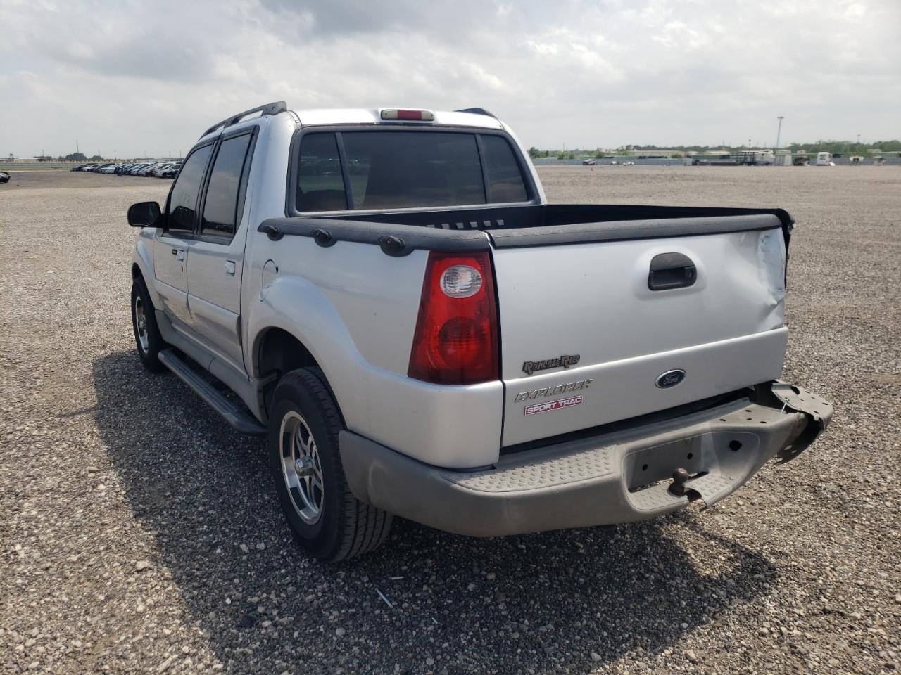 Photo 3 from auction – 2002 FORD EXPLORER S with VIN 1FMZU67E82UB45195