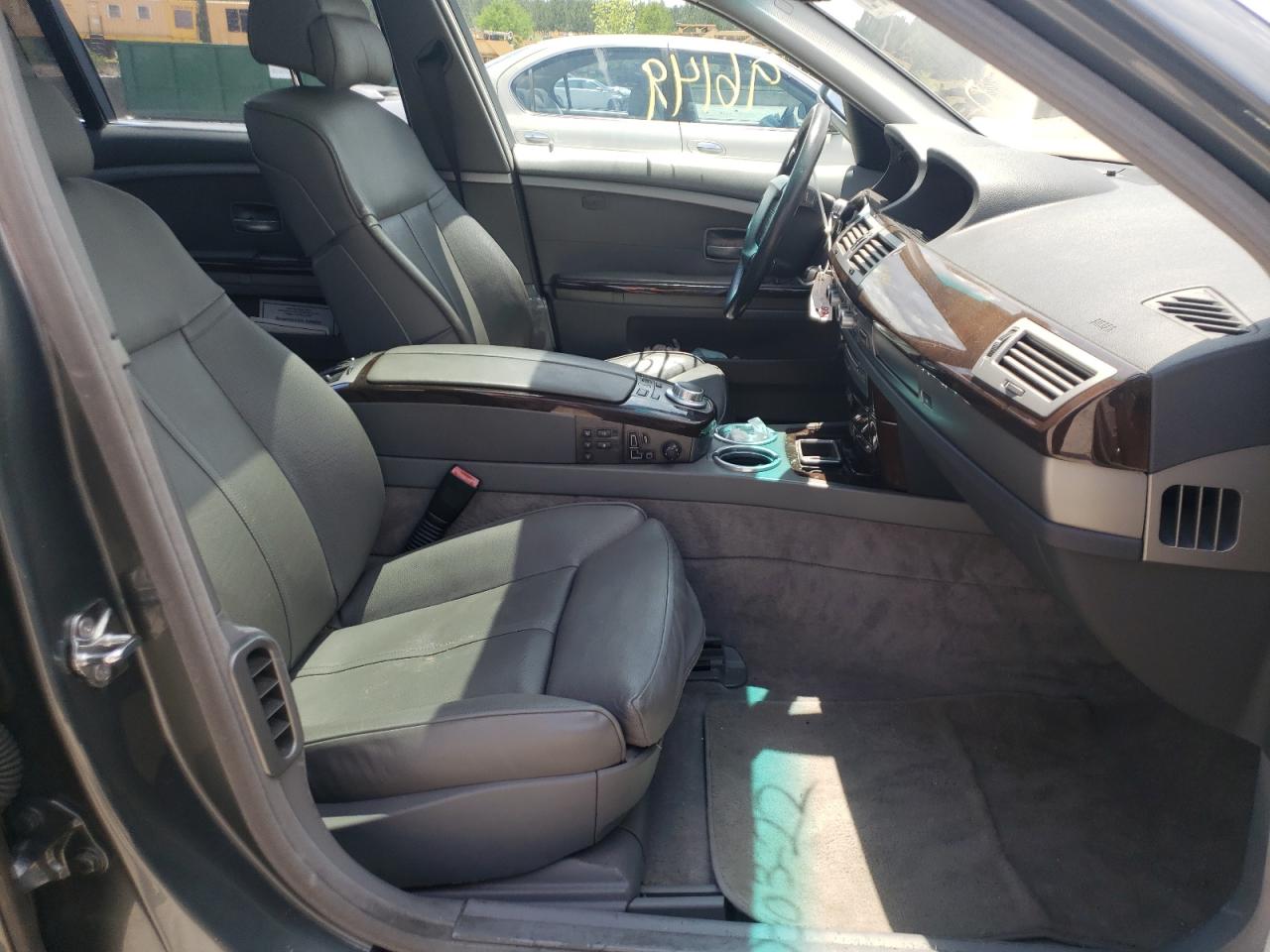 Photo 5 from auction – 2007 BMW 750 with VIN WBAHN83577DT68086