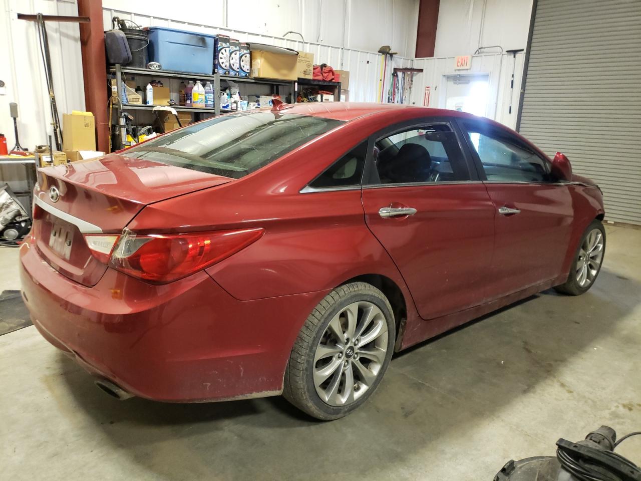 Photo 4 from auction – 2011 HYUNDAI SONATA SE with VIN 5NPEC4AC4BH062200
