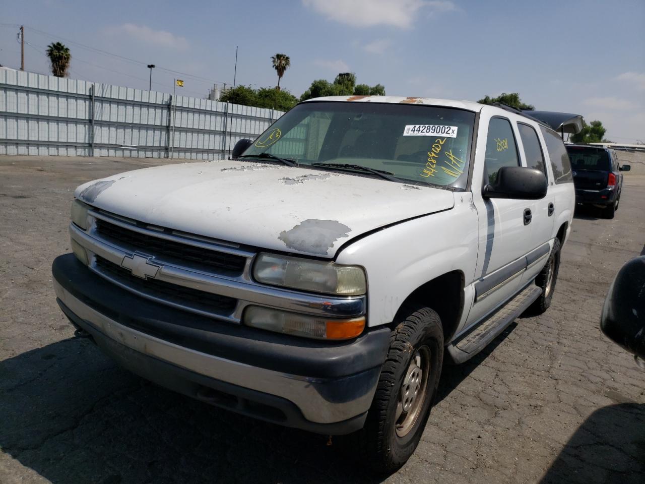 Photo 2 from auction – 2002 CHEVROLET SUBURBAN C with VIN 1GNEC16T32J240586