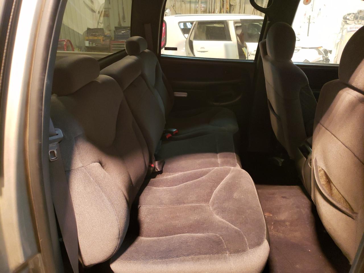 Photo 6 from auction – 2002 GMC SIERRA C25 with VIN 1GTHC23U02F136861