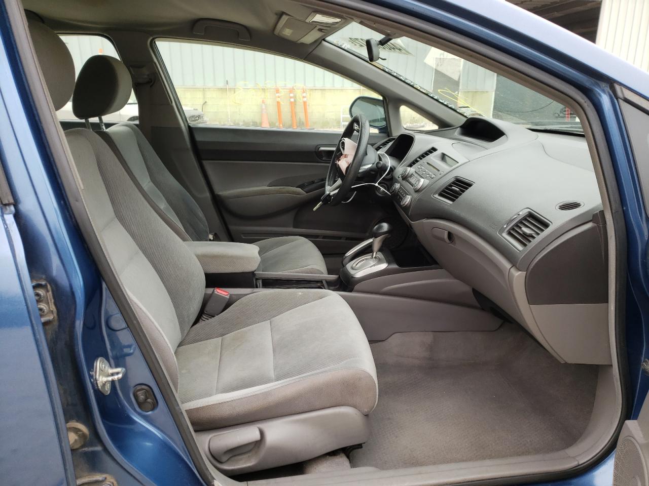 Photo 5 from auction – 2010 HONDA CIVIC LX with VIN 2HGFA1F56AH532030